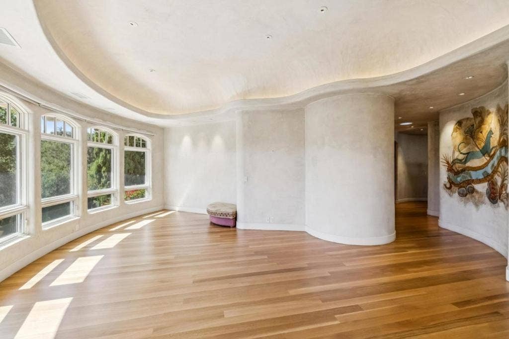 12500 Corbetta Lane, Los Altos Hills, CA 94022 12500 Corbetta Lane, Los Altos Hills, CA 94022