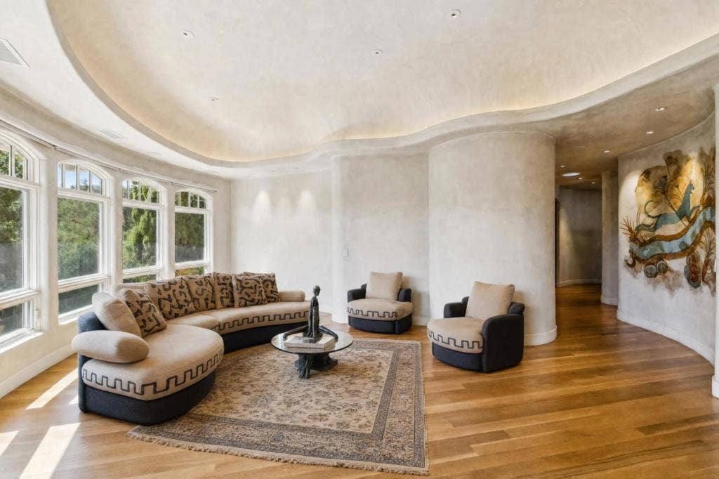 12500 Corbetta Lane, Los Altos Hills, CA 94022 12500 Corbetta Lane, Los Altos Hills, CA 94022