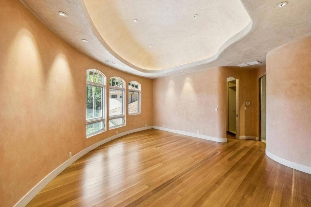 12500 Corbetta Lane, Los Altos Hills, CA 94022 12500 Corbetta Lane, Los Altos Hills, CA 94022