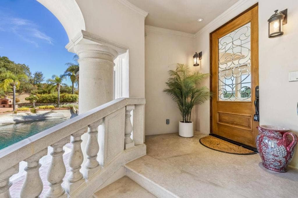 12500 Corbetta Lane, Los Altos Hills, CA 94022 12500 Corbetta Lane, Los Altos Hills, CA 94022