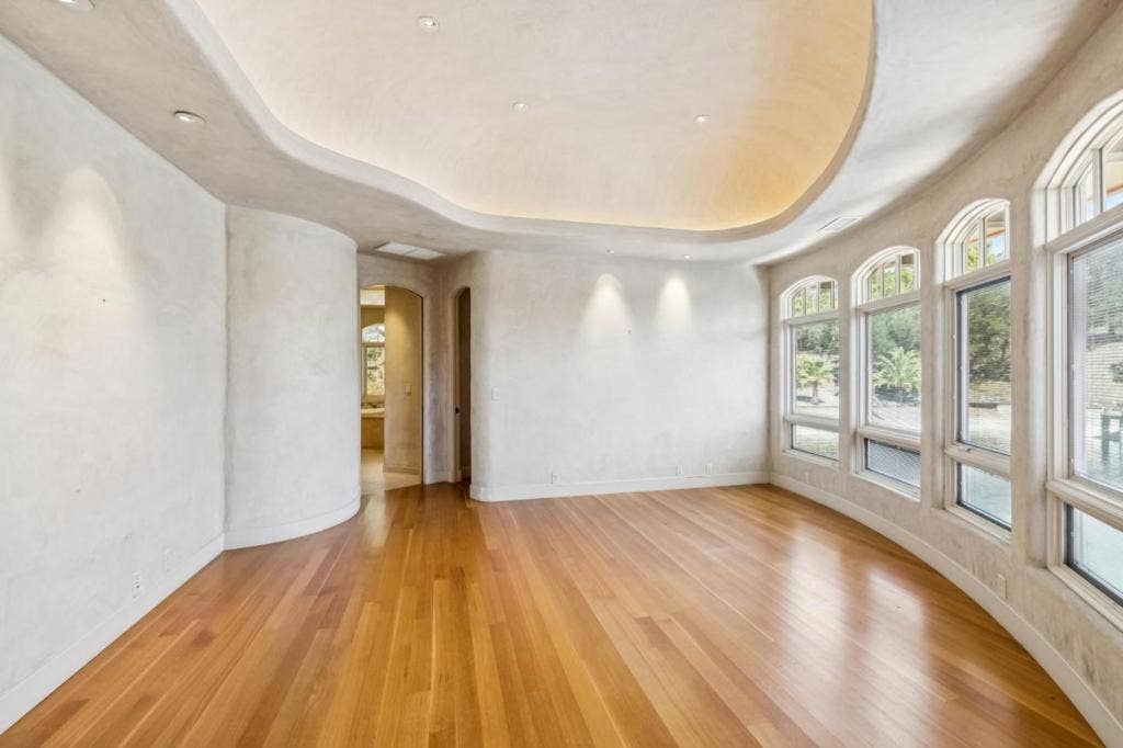 12500 Corbetta Lane, Los Altos Hills, CA 94022 12500 Corbetta Lane, Los Altos Hills, CA 94022
