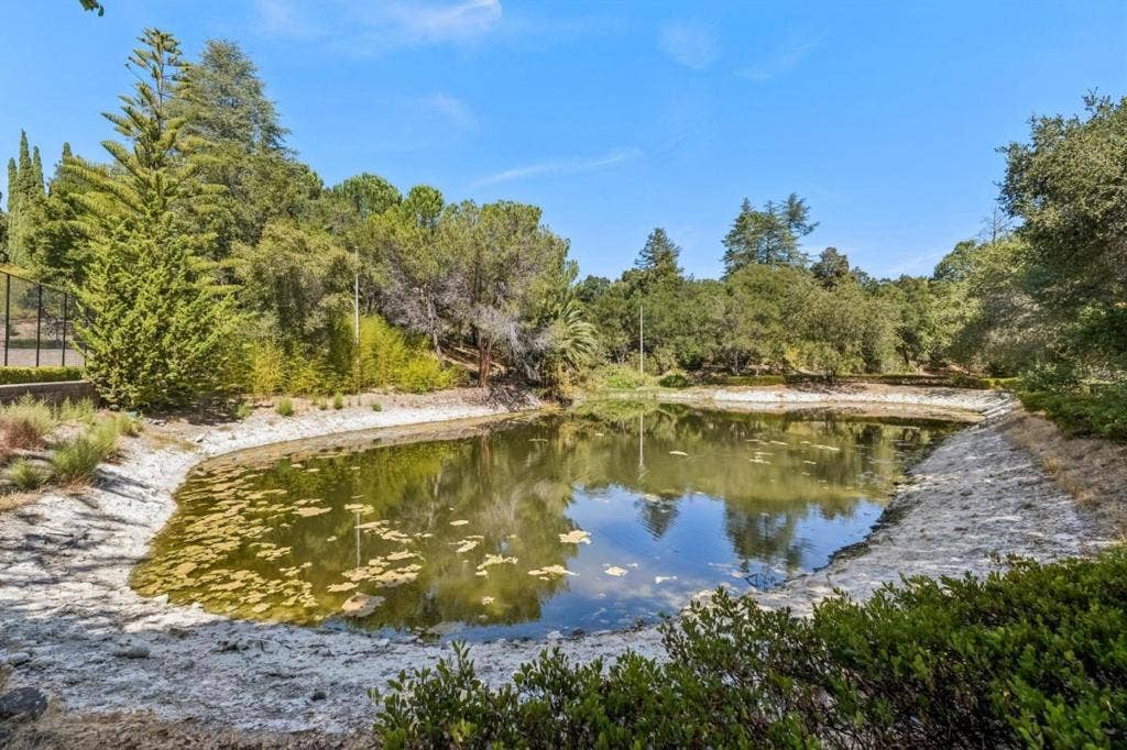 12500 Corbetta Lane, Los Altos Hills, CA 94022 12500 Corbetta Lane, Los Altos Hills, CA 94022