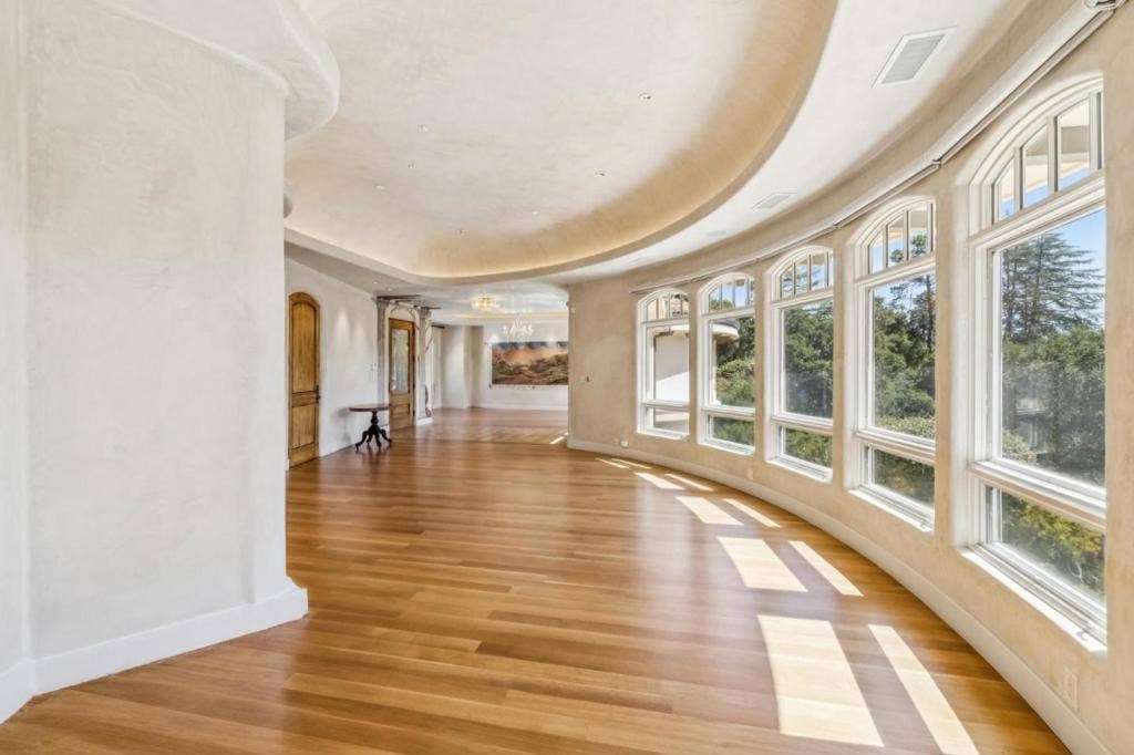 12500 Corbetta Lane, Los Altos Hills, CA 94022 12500 Corbetta Lane, Los Altos Hills, CA 94022