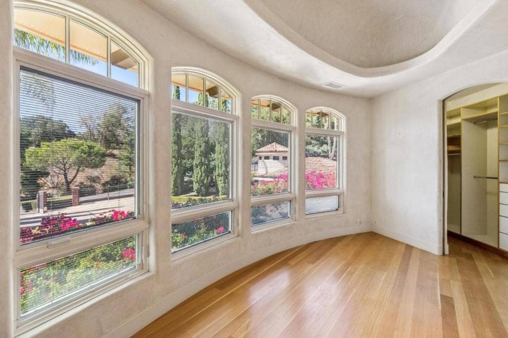 12500 Corbetta Lane, Los Altos Hills, CA 94022 12500 Corbetta Lane, Los Altos Hills, CA 94022