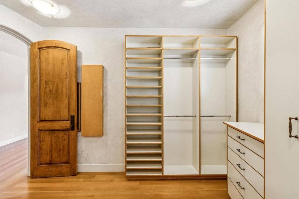 12500 Corbetta Lane, Los Altos Hills, CA 94022 12500 Corbetta Lane, Los Altos Hills, CA 94022