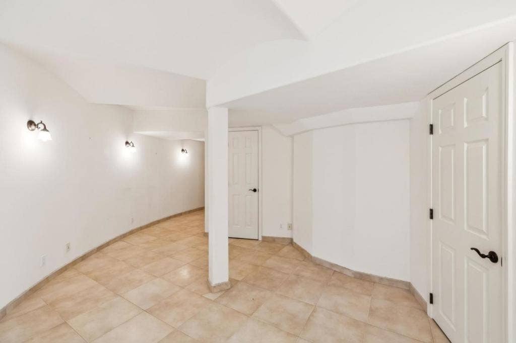 12500 Corbetta Lane, Los Altos Hills, CA 94022 12500 Corbetta Lane, Los Altos Hills, CA 94022