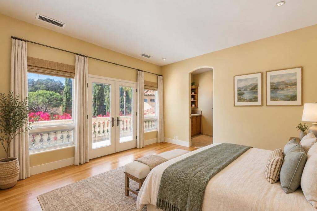 12500 Corbetta Lane, Los Altos Hills, CA 94022 12500 Corbetta Lane, Los Altos Hills, CA 94022