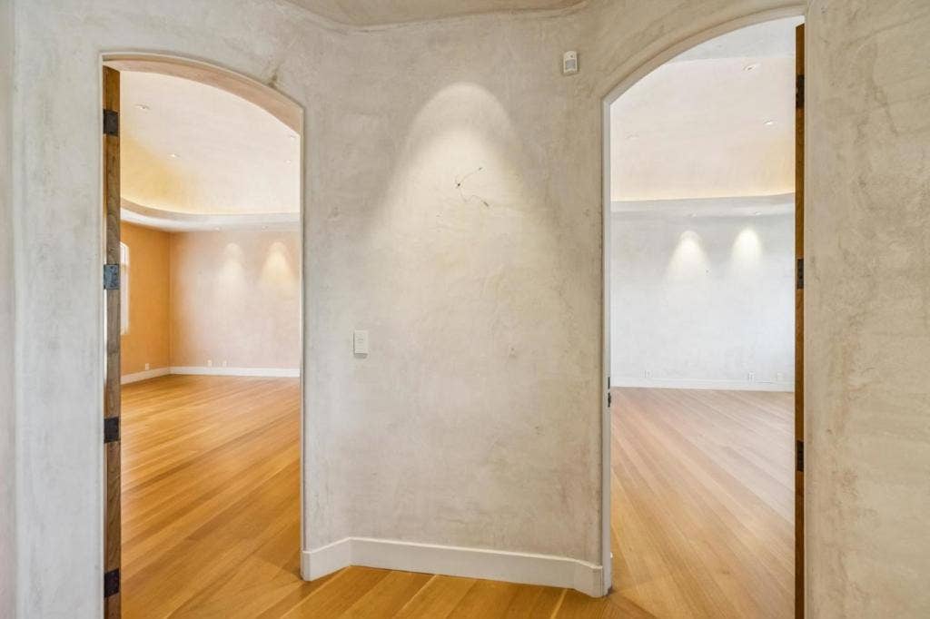 12500 Corbetta Lane, Los Altos Hills, CA 94022 12500 Corbetta Lane, Los Altos Hills, CA 94022