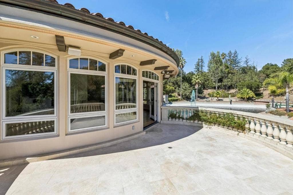 12500 Corbetta Lane, Los Altos Hills, CA 94022 12500 Corbetta Lane, Los Altos Hills, CA 94022