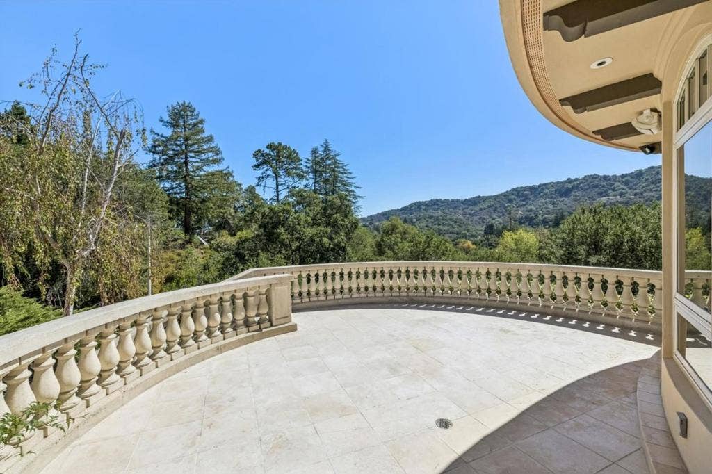 12500 Corbetta Lane, Los Altos Hills, CA 94022 12500 Corbetta Lane, Los Altos Hills, CA 94022