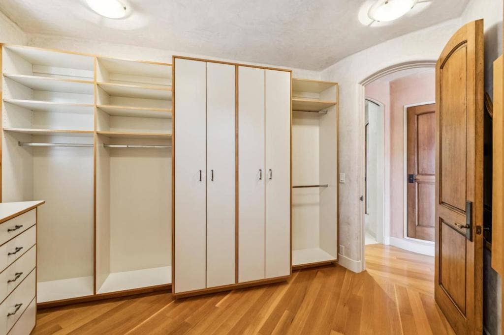 12500 Corbetta Lane, Los Altos Hills, CA 94022 12500 Corbetta Lane, Los Altos Hills, CA 94022
