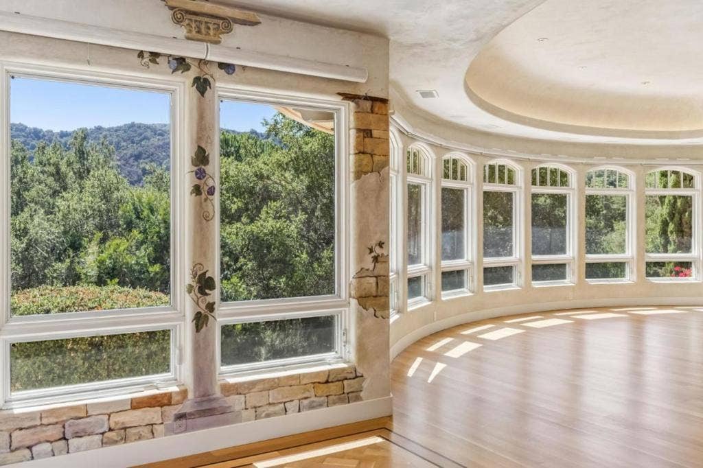 12500 Corbetta Lane, Los Altos Hills, CA 94022 12500 Corbetta Lane, Los Altos Hills, CA 94022
