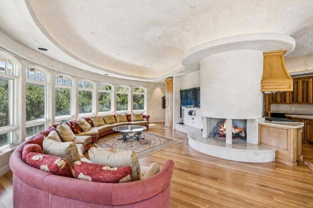 12500 Corbetta Lane, Los Altos Hills, CA 94022 12500 Corbetta Lane, Los Altos Hills, CA 94022