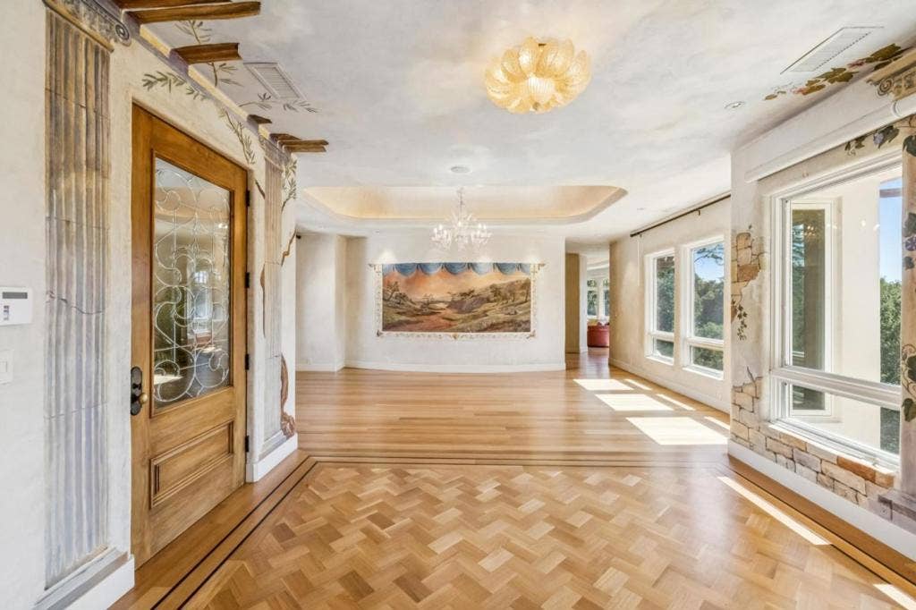 12500 Corbetta Lane, Los Altos Hills, CA 94022 12500 Corbetta Lane, Los Altos Hills, CA 94022