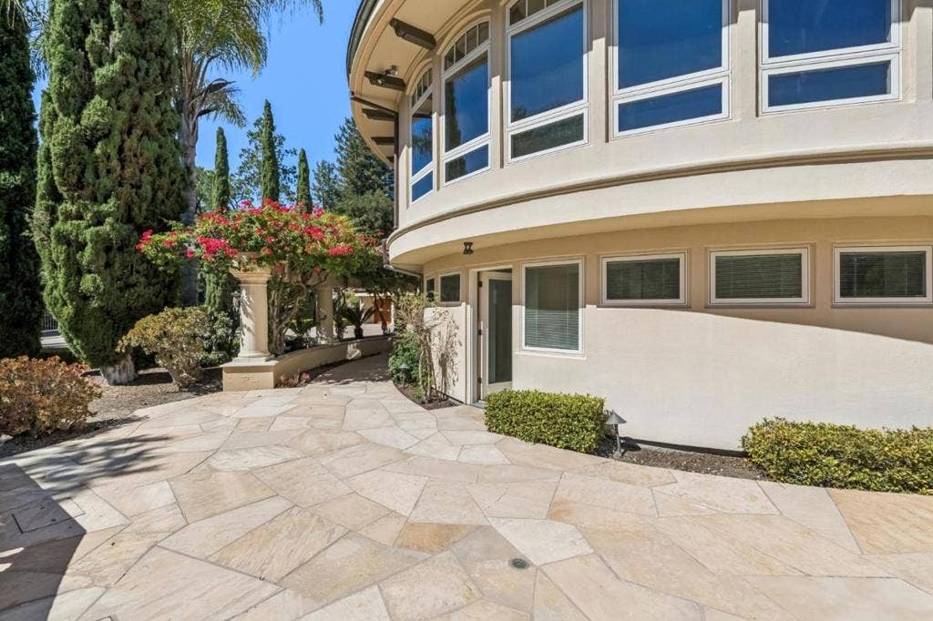 12500 Corbetta Lane, Los Altos Hills, CA 94022 12500 Corbetta Lane, Los Altos Hills, CA 94022