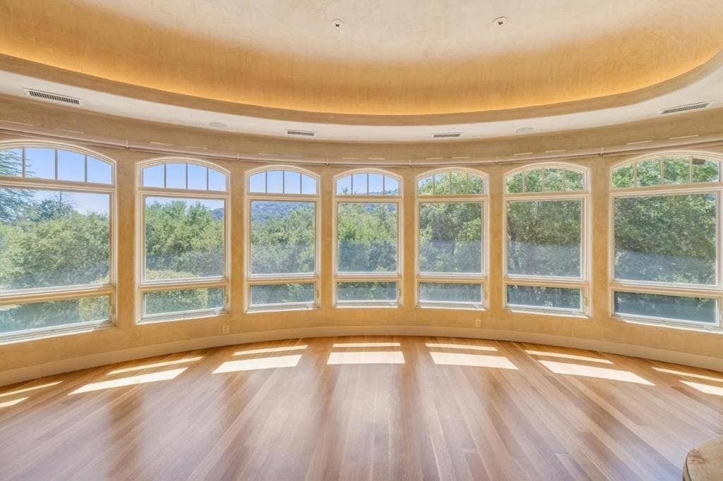 12500 Corbetta Lane, Los Altos Hills, CA 94022 12500 Corbetta Lane, Los Altos Hills, CA 94022