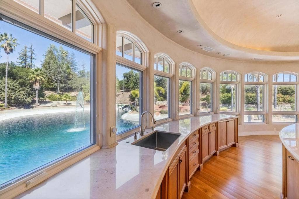 12500 Corbetta Lane, Los Altos Hills, CA 94022 12500 Corbetta Lane, Los Altos Hills, CA 94022