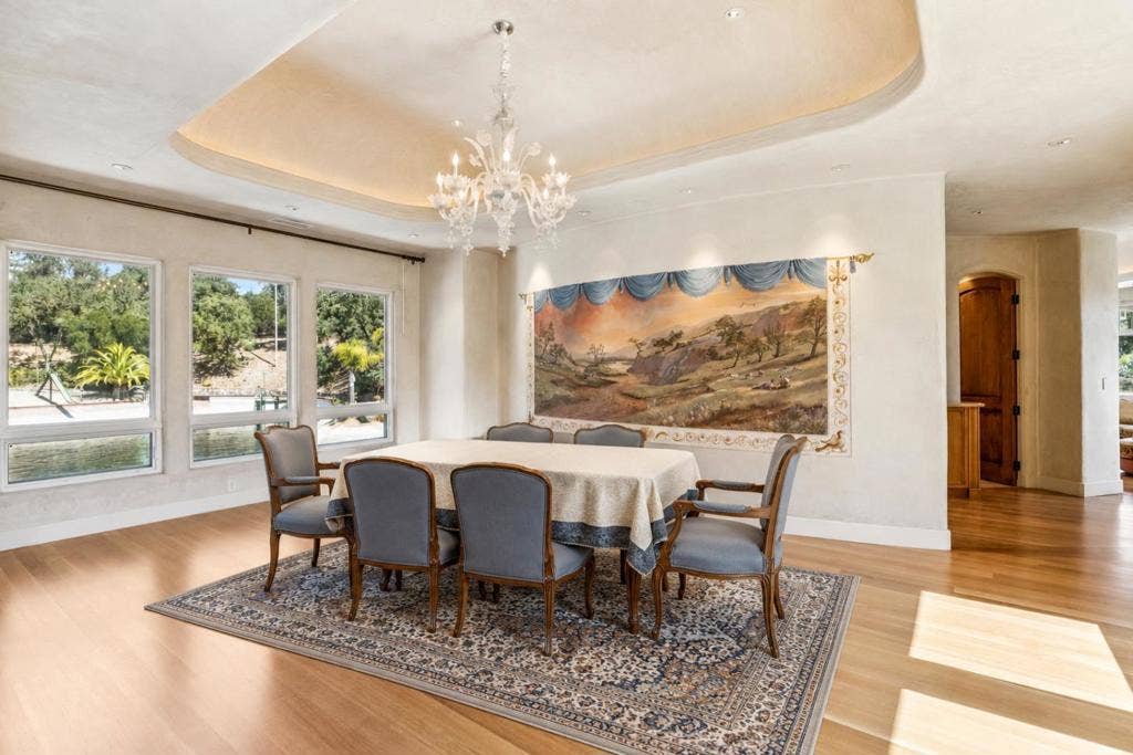 12500 Corbetta Lane, Los Altos Hills, CA 94022 12500 Corbetta Lane, Los Altos Hills, CA 94022
