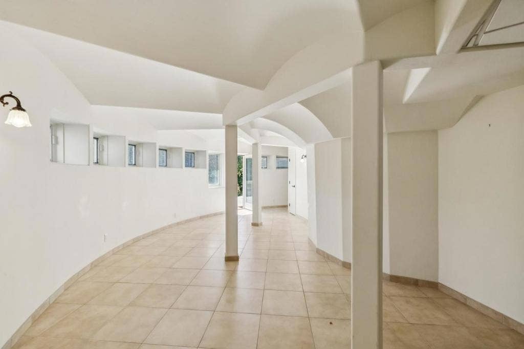 12500 Corbetta Lane, Los Altos Hills, CA 94022 12500 Corbetta Lane, Los Altos Hills, CA 94022