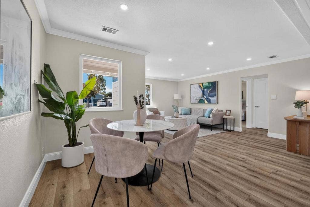 586 Borregas Avenue, Sunnyvale, CA 94085 586 Borregas Avenue, Sunnyvale, CA 94085