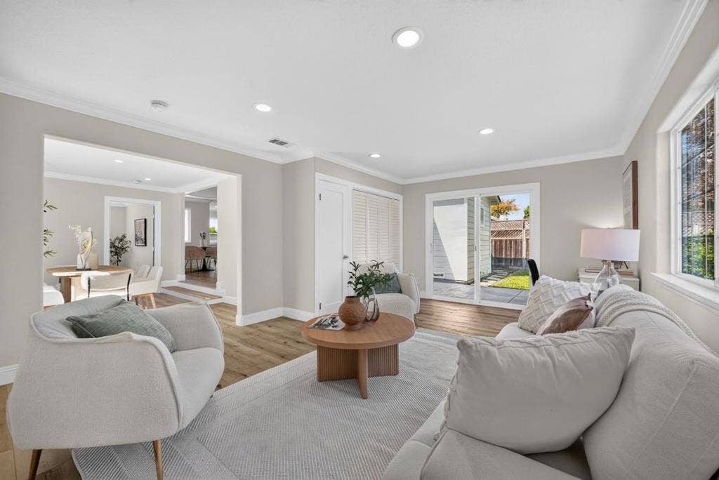 586 Borregas Avenue, Sunnyvale, CA 94085 586 Borregas Avenue, Sunnyvale, CA 94085