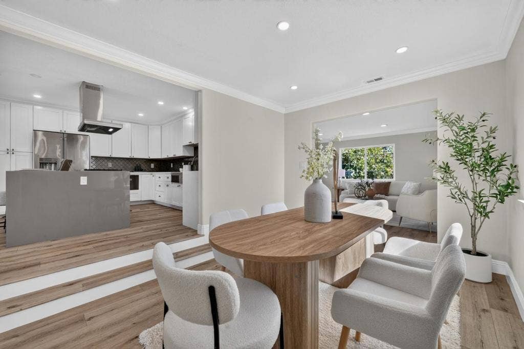 586 Borregas Avenue, Sunnyvale, CA 94085 586 Borregas Avenue, Sunnyvale, CA 94085