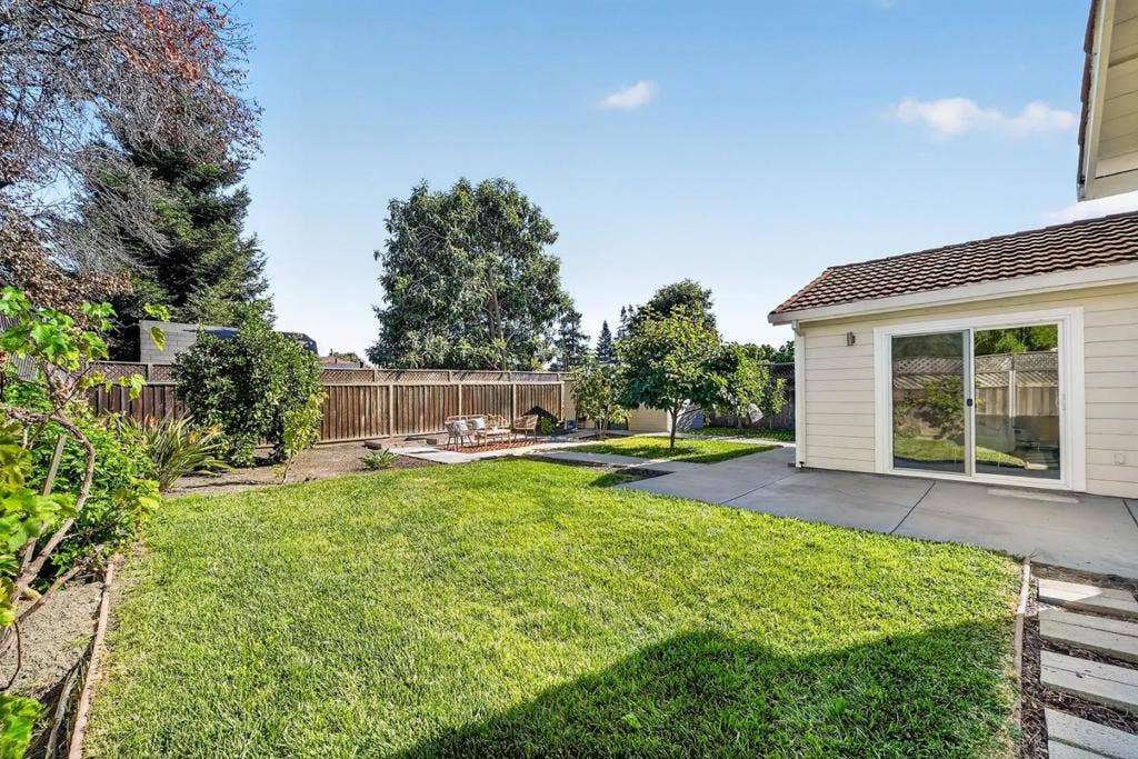586 Borregas Avenue, Sunnyvale, CA 94085 586 Borregas Avenue, Sunnyvale, CA 94085