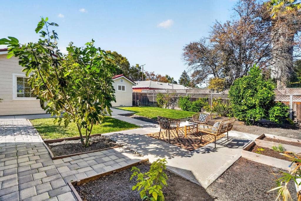 586 Borregas Avenue, Sunnyvale, CA 94085 586 Borregas Avenue, Sunnyvale, CA 94085