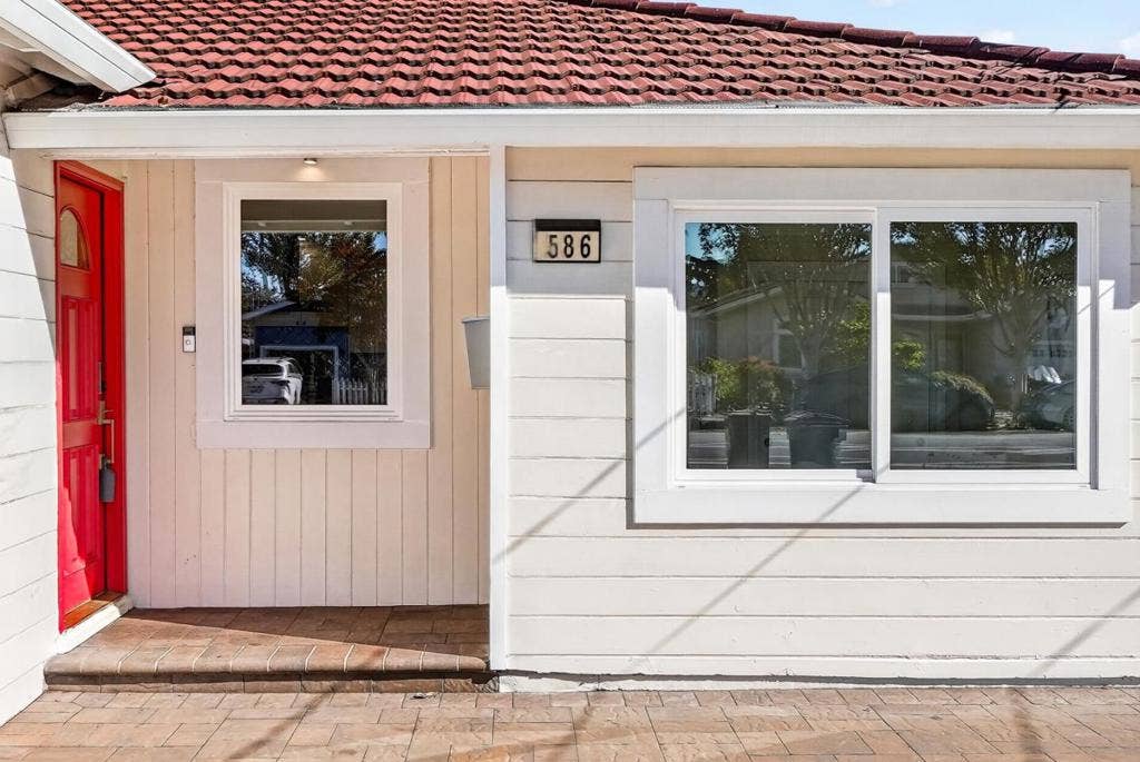 586 Borregas Avenue, Sunnyvale, CA 94085 586 Borregas Avenue, Sunnyvale, CA 94085
