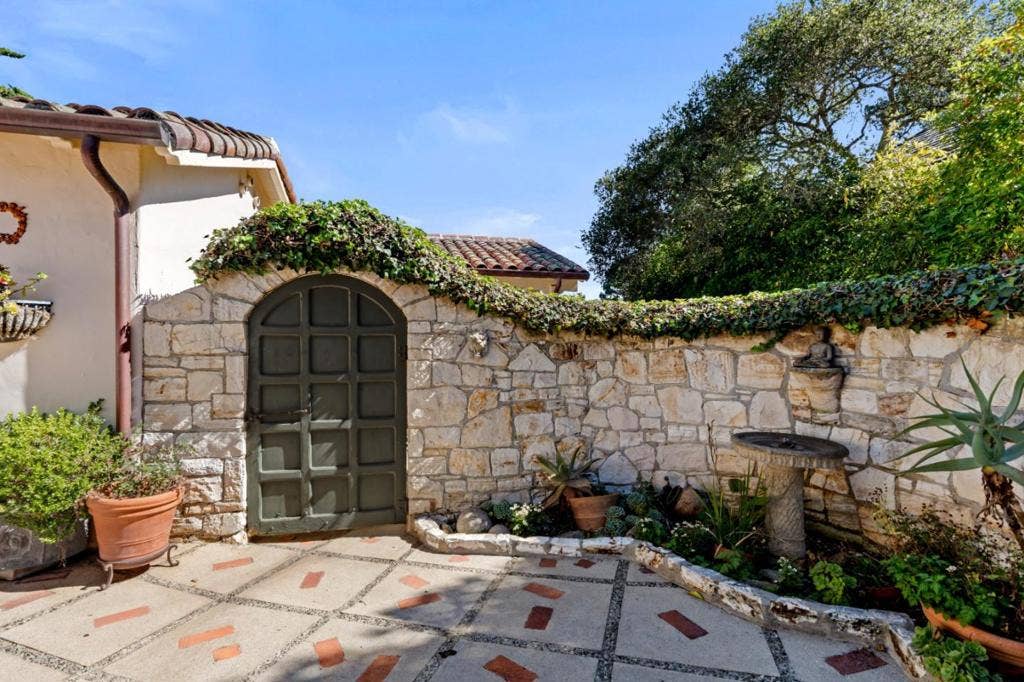 24613 Upper Trail, Carmel, CA 93923 24613 Upper Trail, Carmel, CA 93923
