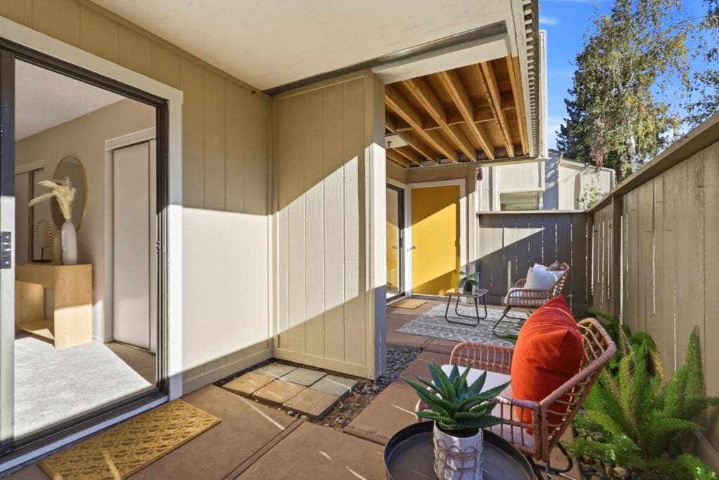 49 Showers Drive, #E145, Mountain View, CA 94040 49 Showers Drive, #E145, Mountain View, CA 94040