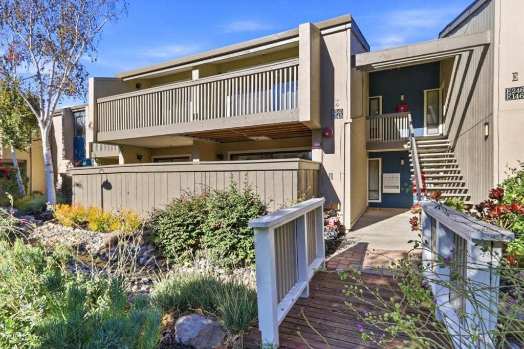 49 Showers Drive, #E145, Mountain View, CA 94040 49 Showers Drive, #E145, Mountain View, CA 94040