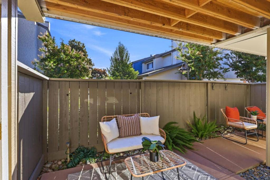 49 Showers Drive, #E145, Mountain View, CA 94040 49 Showers Drive, #E145, Mountain View, CA 94040