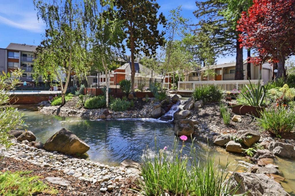 49 Showers Drive, #E145, Mountain View, CA 94040 49 Showers Drive, #E145, Mountain View, CA 94040