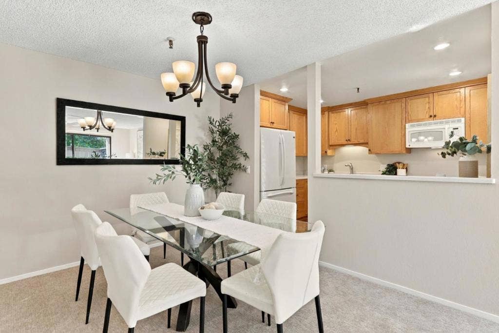 49 Showers Drive, #E145, Mountain View, CA 94040 49 Showers Drive, #E145, Mountain View, CA 94040