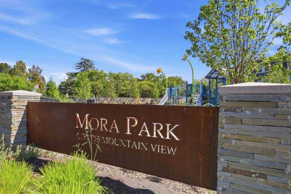 49 Showers Drive, #E145, Mountain View, CA 94040 49 Showers Drive, #E145, Mountain View, CA 94040