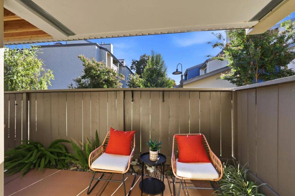 49 Showers Drive, #E145, Mountain View, CA 94040 49 Showers Drive, #E145, Mountain View, CA 94040