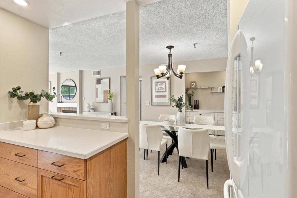 49 Showers Drive, #E145, Mountain View, CA 94040 49 Showers Drive, #E145, Mountain View, CA 94040