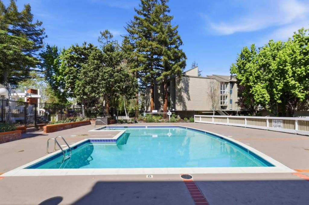 49 Showers Drive, #E145, Mountain View, CA 94040 49 Showers Drive, #E145, Mountain View, CA 94040