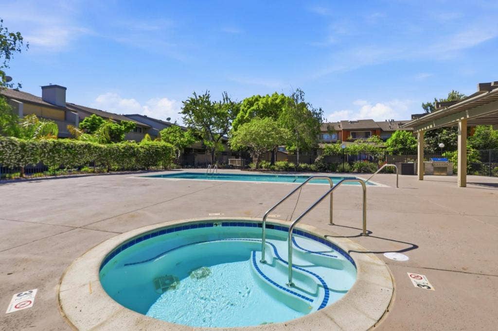 49 Showers Drive, #E145, Mountain View, CA 94040 49 Showers Drive, #E145, Mountain View, CA 94040
