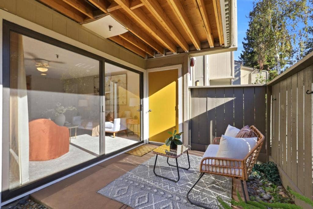 49 Showers Drive, #E145, Mountain View, CA 94040 49 Showers Drive, #E145, Mountain View, CA 94040