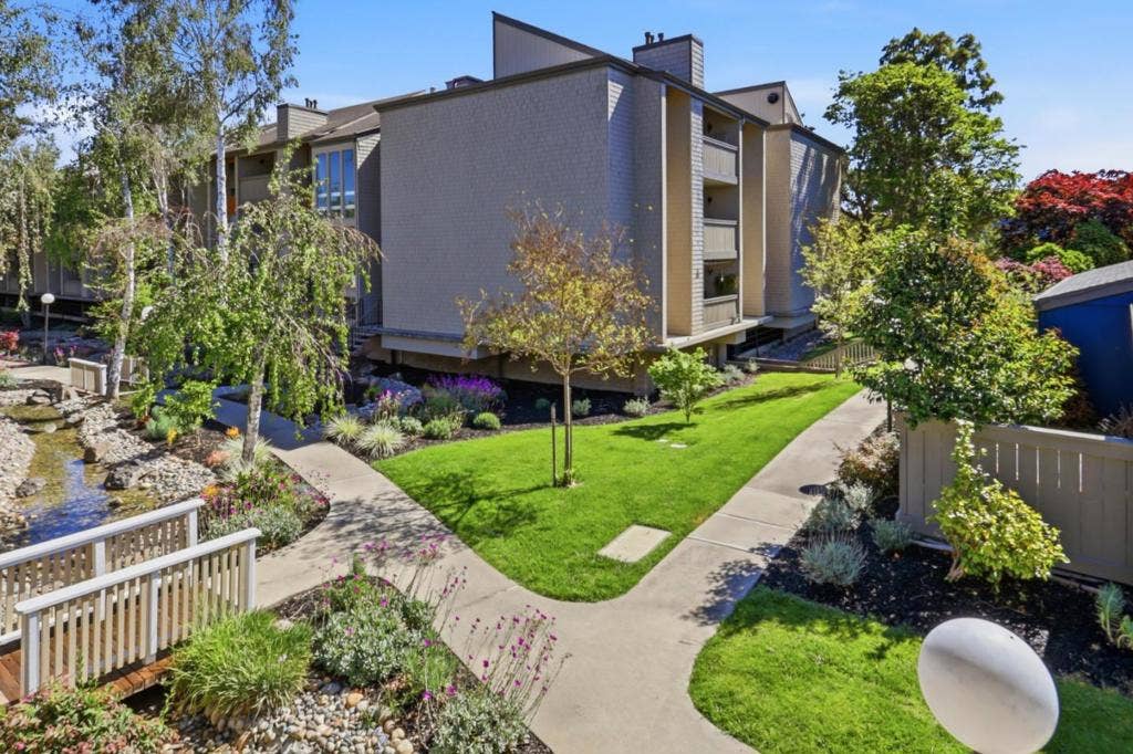 49 Showers Drive, #E145, Mountain View, CA 94040 49 Showers Drive, #E145, Mountain View, CA 94040