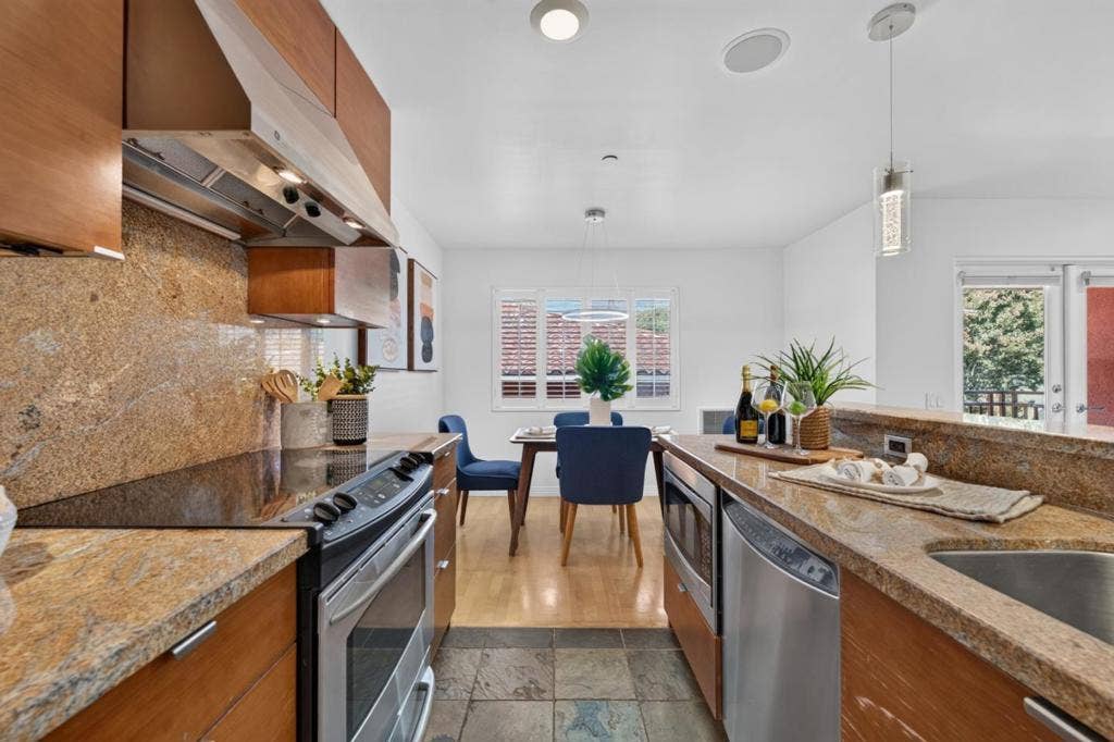 1845 Palm View Place, #211, Santa Clara, CA 95050
