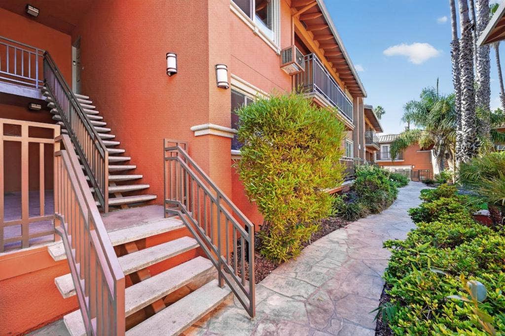1845 Palm View Place, #211, Santa Clara, CA 95050