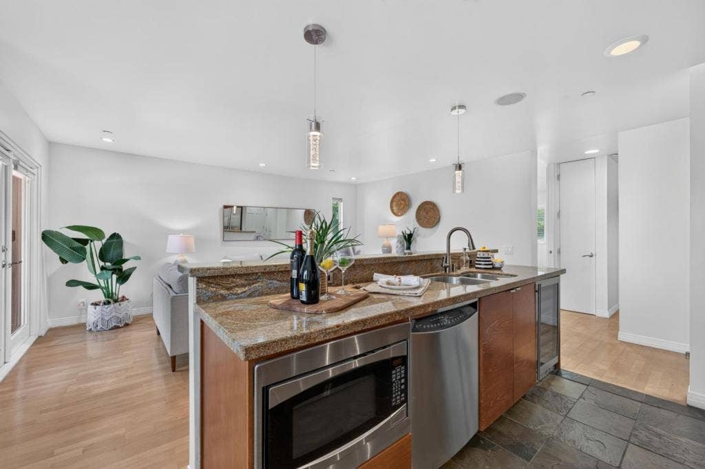 1845 Palm View Place, #211, Santa Clara, CA 95050