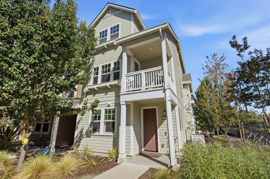 Property photo for 350 Circuit Way, Mountain View, CA