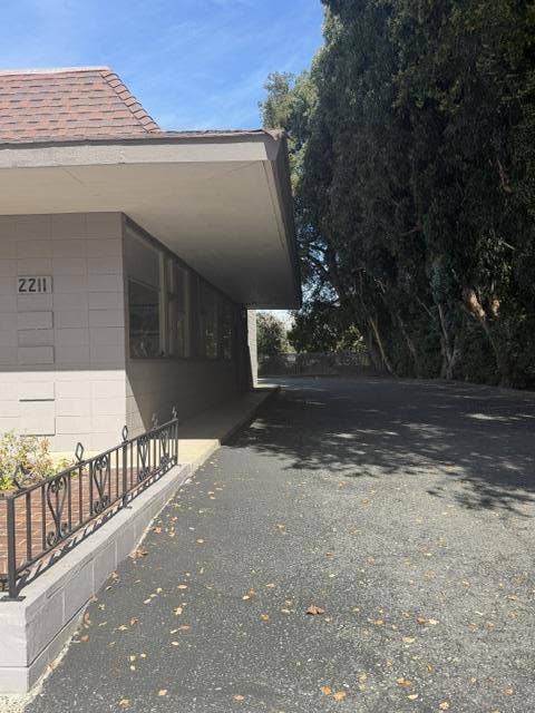 2211 Park Boulevard, Palo Alto, CA 94306 2211 Park Boulevard, Palo Alto, CA 94306