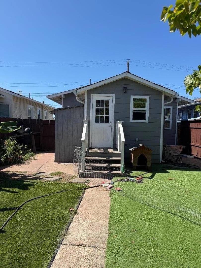 Property photo for Oakland, CA