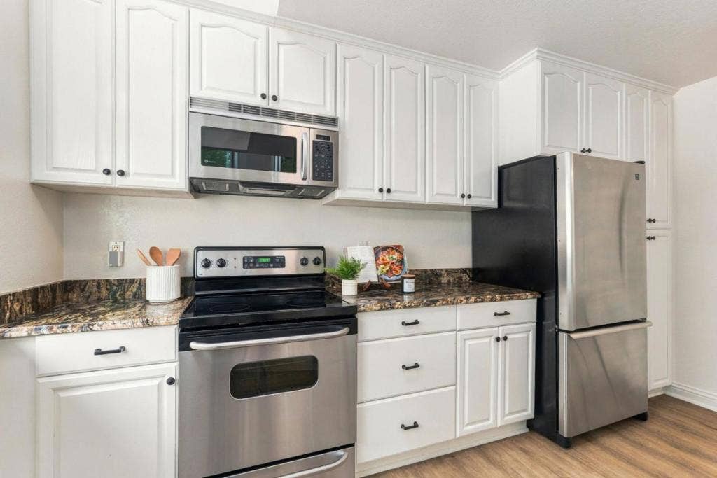 820 Jefferson Court, San Mateo, CA 94401 820 Jefferson Court, San Mateo, CA 94401