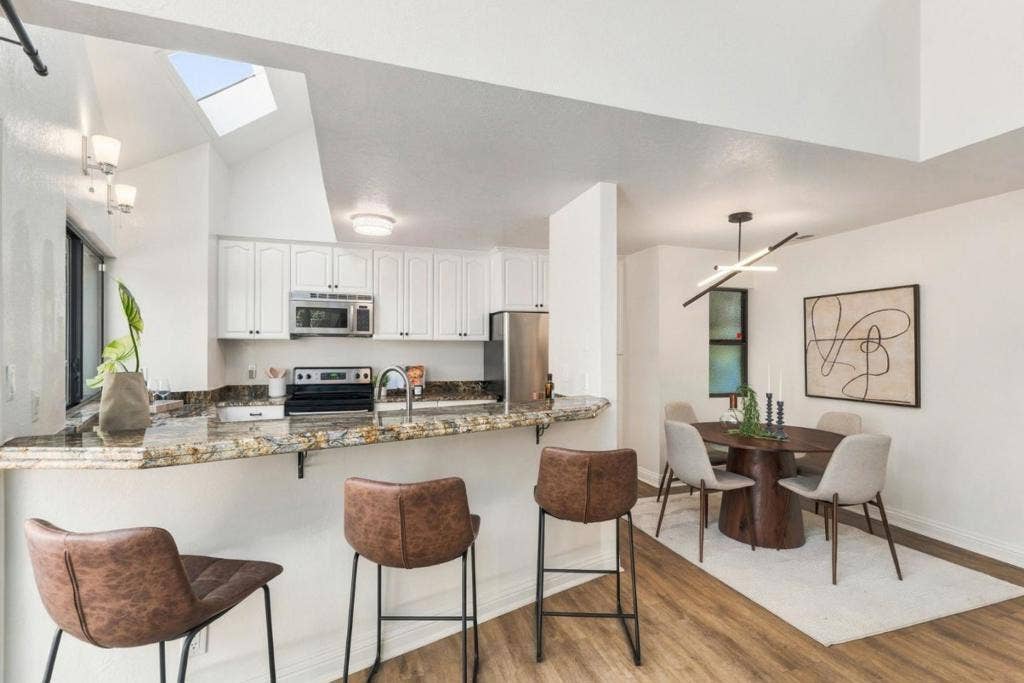 820 Jefferson Court, San Mateo, CA 94401 820 Jefferson Court, San Mateo, CA 94401